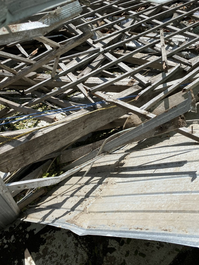 Nhiều phòng học ở Quảng Nam đổ nát sau bão số 9. Ảnh: Giáo Dục và Thời Đại.