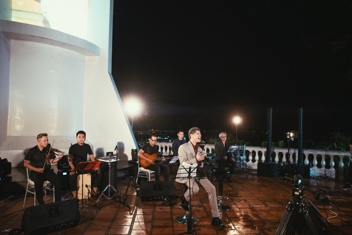 Noo Phước Thịnh bị mẹ phản đối vì hát nhạc buồn quá nhiều Ảnh 10