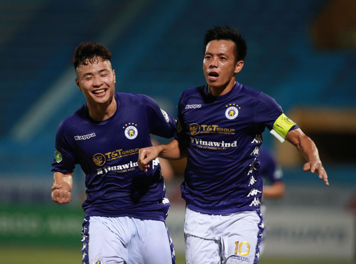 Hà Nội FC thất thế trong cuộc đua vô địch vì mất điểm quá nhiều trước những đội bóng như Hà Tĩnh, Đà Nẵng, Quảng Nam.