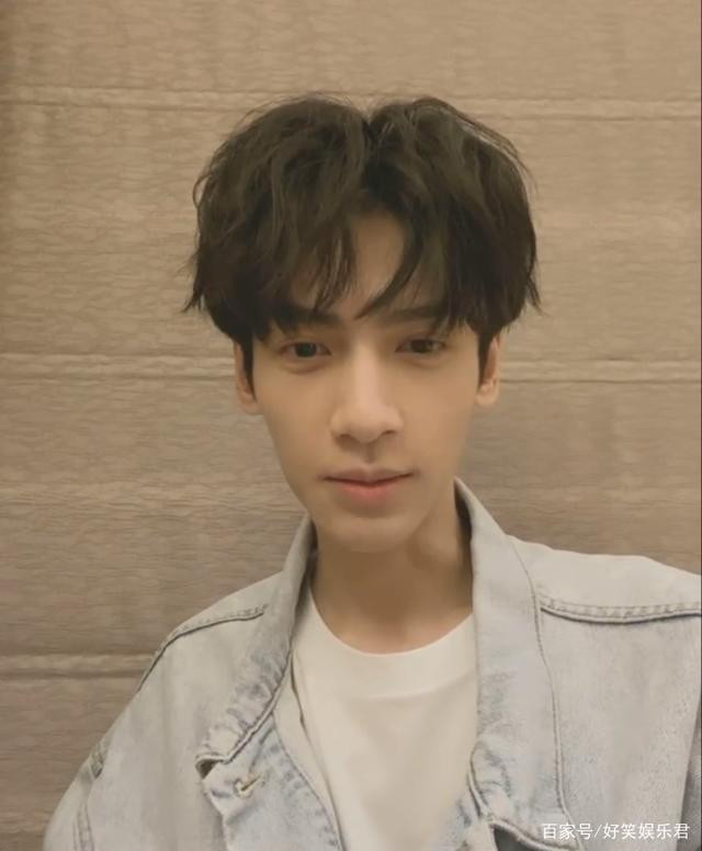 La Vân Hi 'tươi xanh' hay lộ khuyết điểm trên gương mặt trong loạt ảnh cắt từ livestream? Ảnh 6