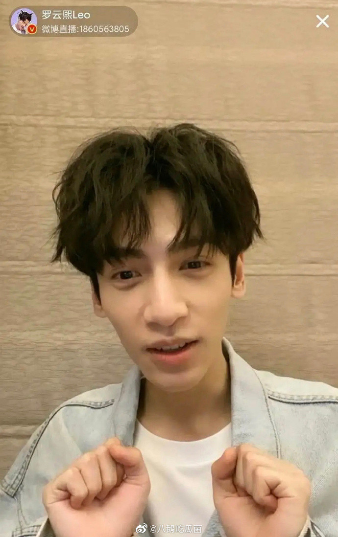 La Vân Hi 'tươi xanh' hay lộ khuyết điểm trên gương mặt trong loạt ảnh cắt từ livestream? Ảnh 16