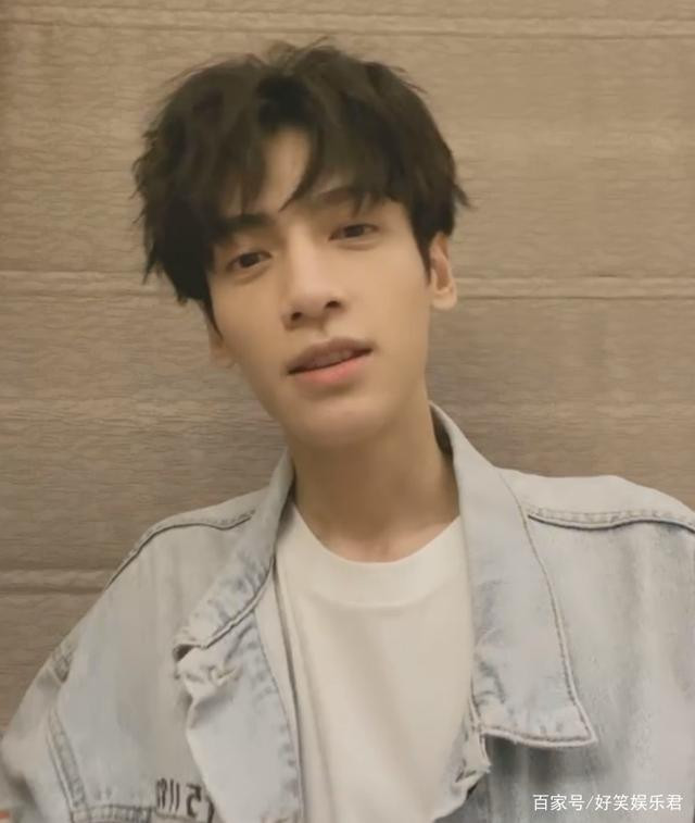 La Vân Hi 'tươi xanh' hay lộ khuyết điểm trên gương mặt trong loạt ảnh cắt từ livestream? Ảnh 12