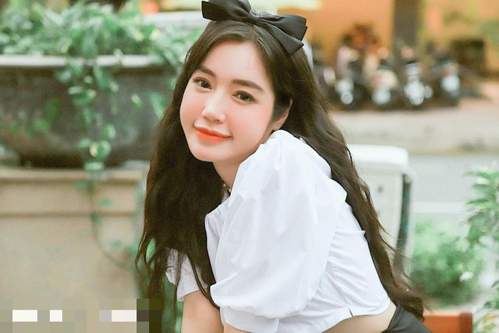 Dù không hoạt động nhiều trong showbiz nhưng mọi nhất cử nhất động trong cuộc sống hàng ngày của Elly Trần vẫn luôn nhận được nhiều sự quan tâm chú ý từ mọi người
