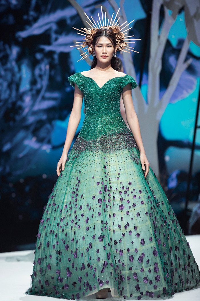 Hoa hậu Khánh Vân mang sừng hươu, Lan Khuê hóa nữ thần cùng nhau quét sạch sàn diễn Ảnh 15