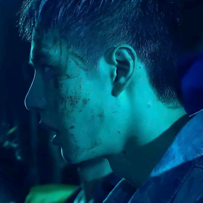 Vương Nhất Bác mạnh mẽ trong cảnh đánh nhau trong bùn đất nhưng lại có lúc yếu đuối như thế Ảnh 6