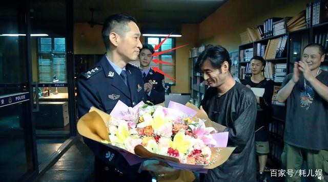 Vương Nhất Bác mạnh mẽ trong cảnh đánh nhau trong bùn đất nhưng lại có lúc yếu đuối như thế Ảnh 19