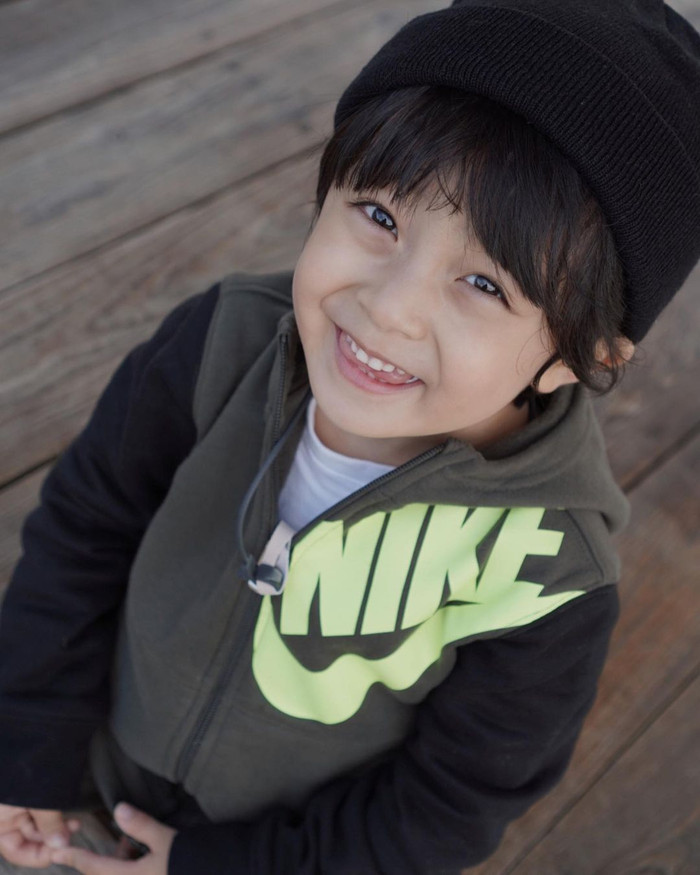 'Con gái Kim Tae Hee' gây bão truyền thông chỉ sau scandal của Chanyeol - Baekhyun (EXO) Ảnh 4