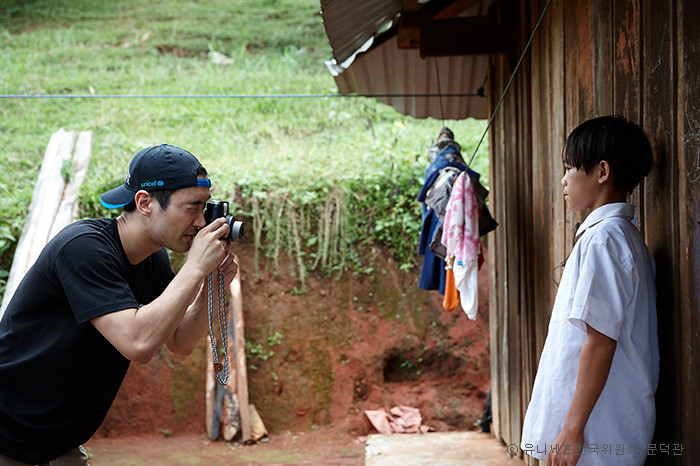 Choi Siwon (Super Junior) cầu nguyện cho đồng bào miền Trung (Việt Nam) trước cơn bão gây chết người Ảnh 3