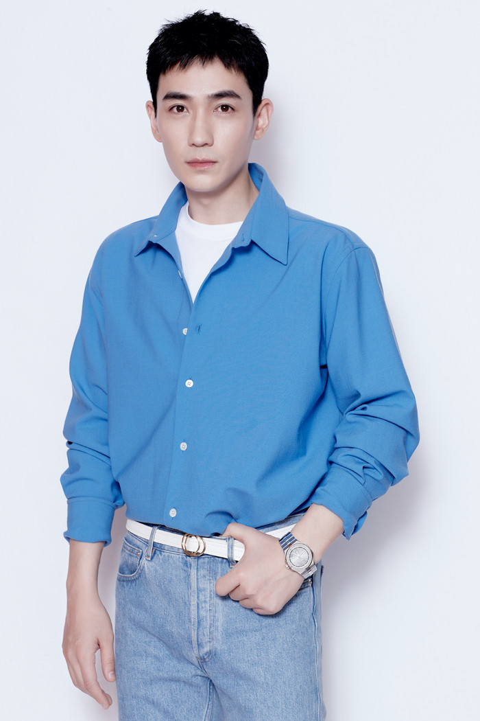 Trương Nghệ Hưng, Chu Nhất Long: Cùng kiểu áo nhưng người đẹp trai đến lạ lùng, kẻ như ông chú lớn tuổi Ảnh 17