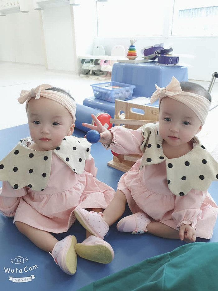 Bé Trúc Nhi - Diệu Nhi được trở về nhà sau nhiều ngày điều trị tại bệnh viện khiến nhiều người vui mừng