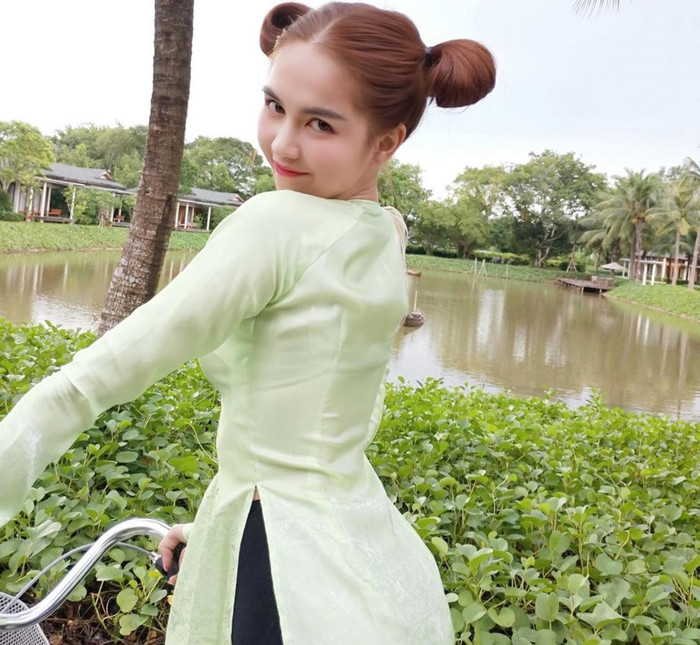 Mái tóc búi natra hai bên gọn gàng