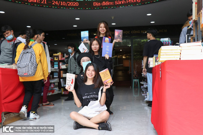 Dàn 'trai xinh gái đẹp' của ĐH Công nghiệp TP.HCM trong ngày hội chào đón tân sinh viên Ảnh 20