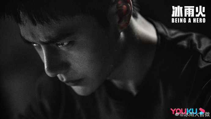 Hậu trường đặc biệt của 'Băng vũ hỏa': Vương Nhất Bác thể hiện bản lĩnh, không ngại chịu khó chịu khổ Ảnh 12