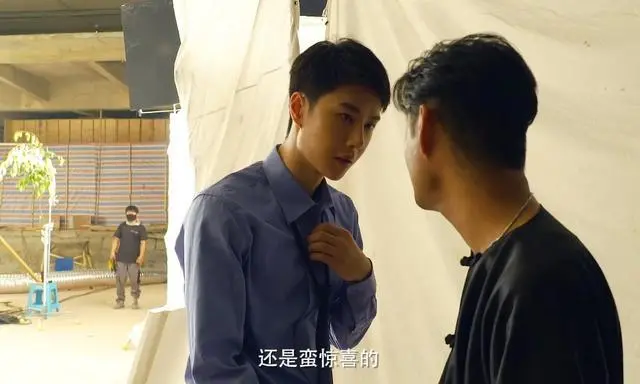 Hậu trường đặc biệt của 'Băng vũ hỏa': Vương Nhất Bác thể hiện bản lĩnh, không ngại chịu khó chịu khổ Ảnh 10