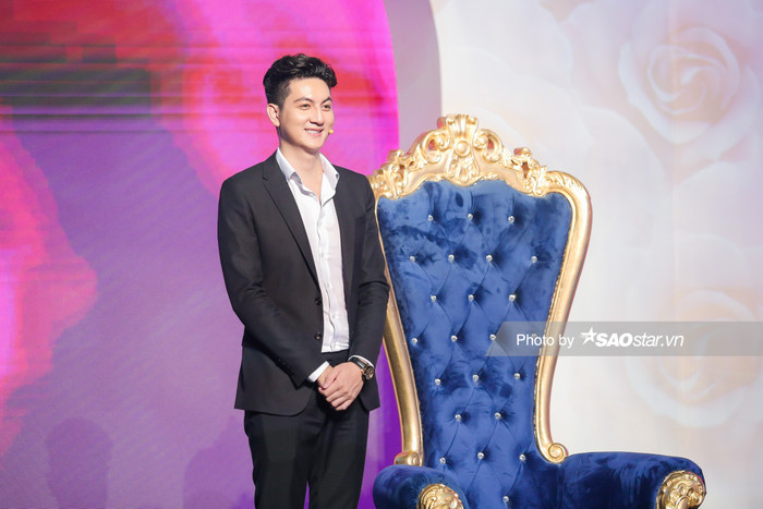 Quốc Huy chàng tư vấn viên điển trai