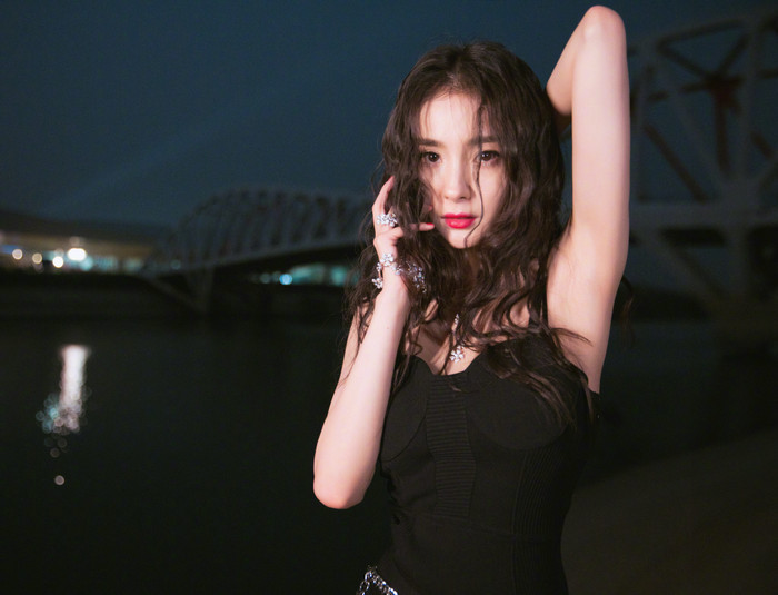 Dương Mịch muốn đặt tay lên vai Thẩm Đằng nhưng lại rút về, chuyện gì đã xảy ra? Ảnh 4