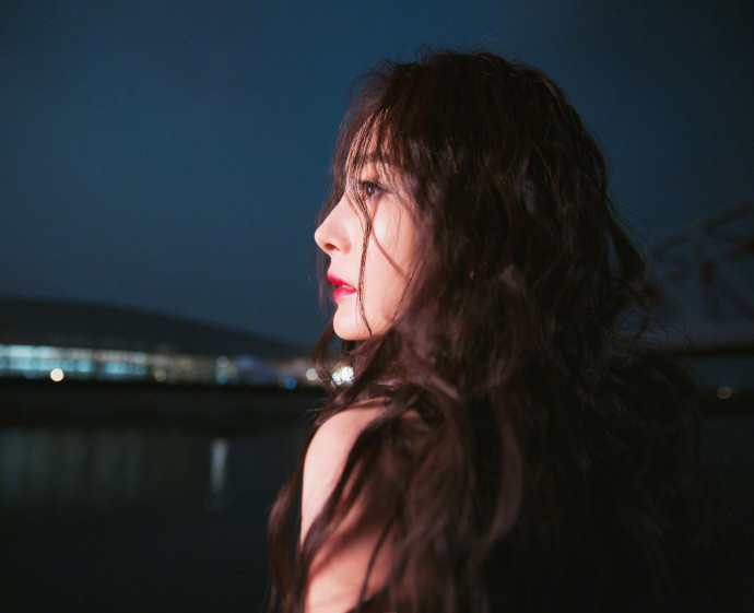 Dương Mịch muốn đặt tay lên vai Thẩm Đằng nhưng lại rút về, chuyện gì đã xảy ra? Ảnh 7