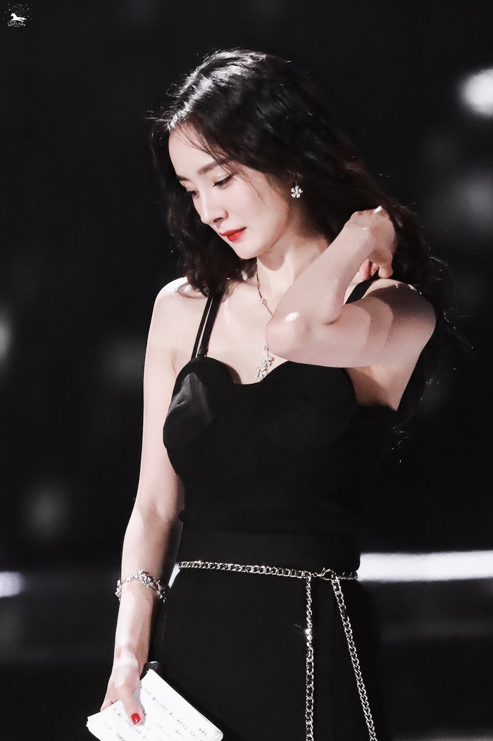 Dương Mịch muốn đặt tay lên vai Thẩm Đằng nhưng lại rút về, chuyện gì đã xảy ra? Ảnh 10