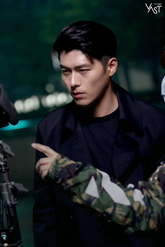 Hyun Bin đẹp đến mức nào mà khiến Son Ye Jin mê mẩn Ảnh 18