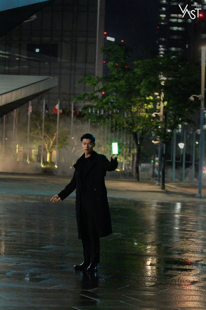 Hyun Bin đẹp đến mức nào mà khiến Son Ye Jin mê mẩn Ảnh 12