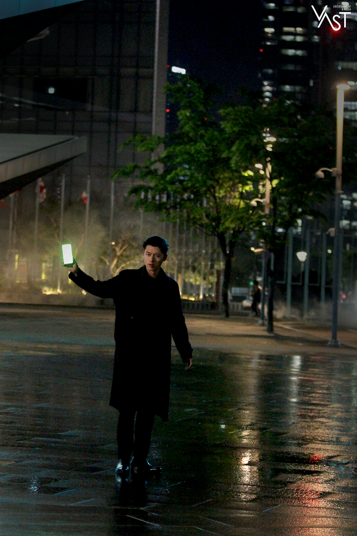 Hyun Bin đẹp đến mức nào mà khiến Son Ye Jin mê mẩn Ảnh 13