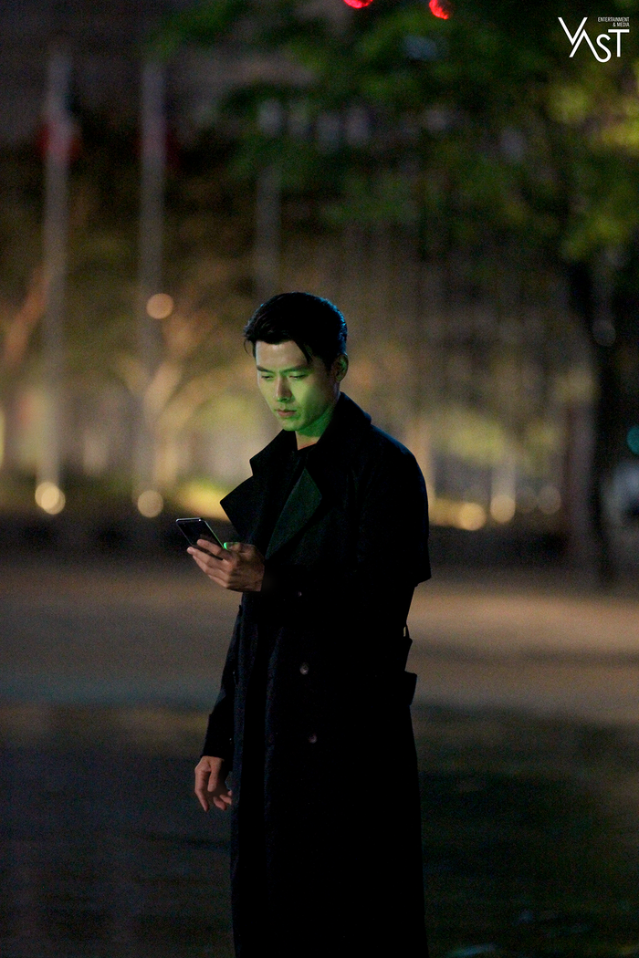 Hyun Bin đẹp đến mức nào mà khiến Son Ye Jin mê mẩn Ảnh 14