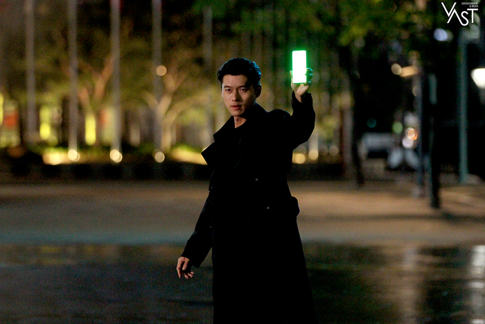 Hyun Bin đẹp đến mức nào mà khiến Son Ye Jin mê mẩn Ảnh 11