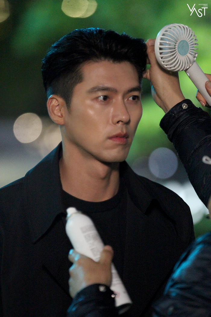 Hyun Bin đẹp đến mức nào mà khiến Son Ye Jin mê mẩn Ảnh 20