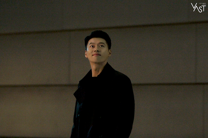 Hyun Bin đẹp đến mức nào mà khiến Son Ye Jin mê mẩn Ảnh 33