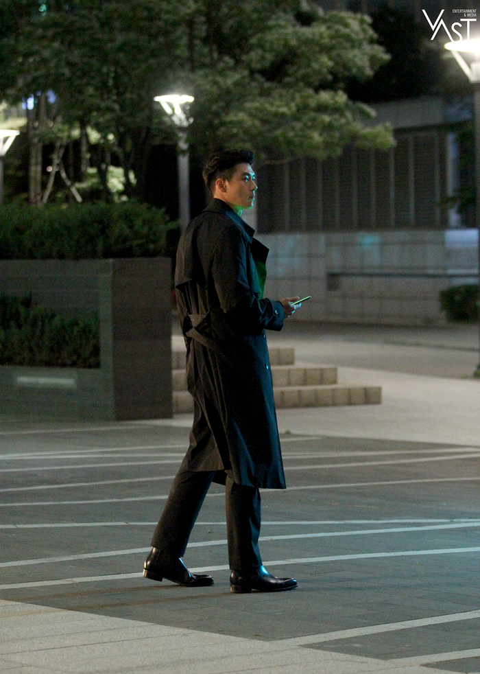 Hyun Bin đẹp đến mức nào mà khiến Son Ye Jin mê mẩn Ảnh 44