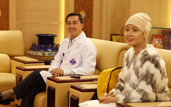 Nữ sinh ĐH Ngoại thương mắc ung thư báo tin vui, chính thức xuất viện sau hơn 1 năm điều trị Ảnh 2