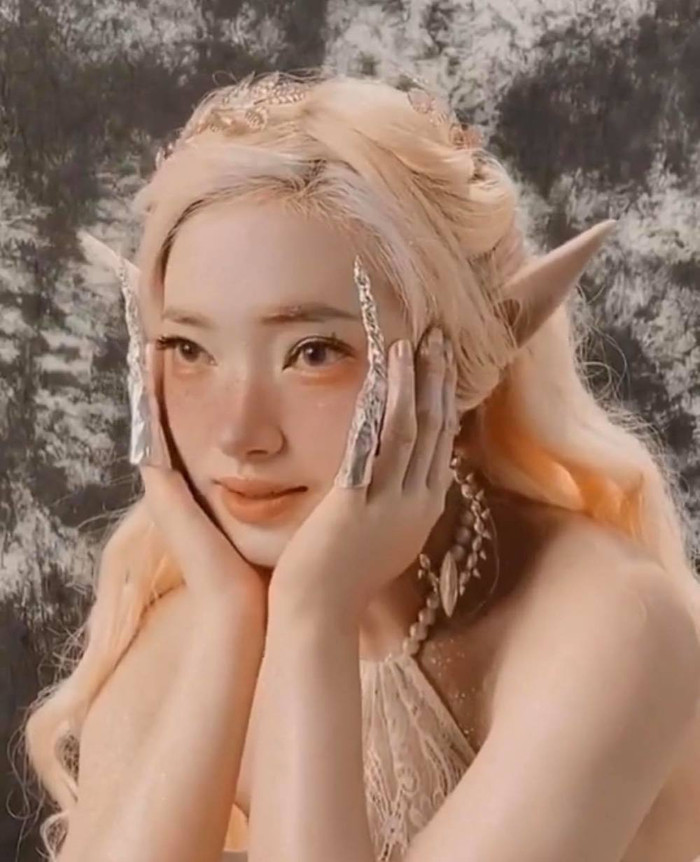 Sao Việt hóa trang thành những nhân vật khác nhau mừng lễ Halloween.