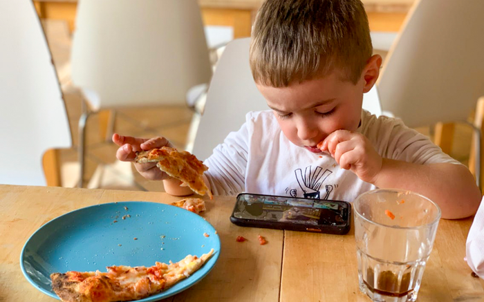 Mối nguy hiểm tiềm ẩn đằng sau những video dành cho trẻ em trên YouTube Ảnh 2