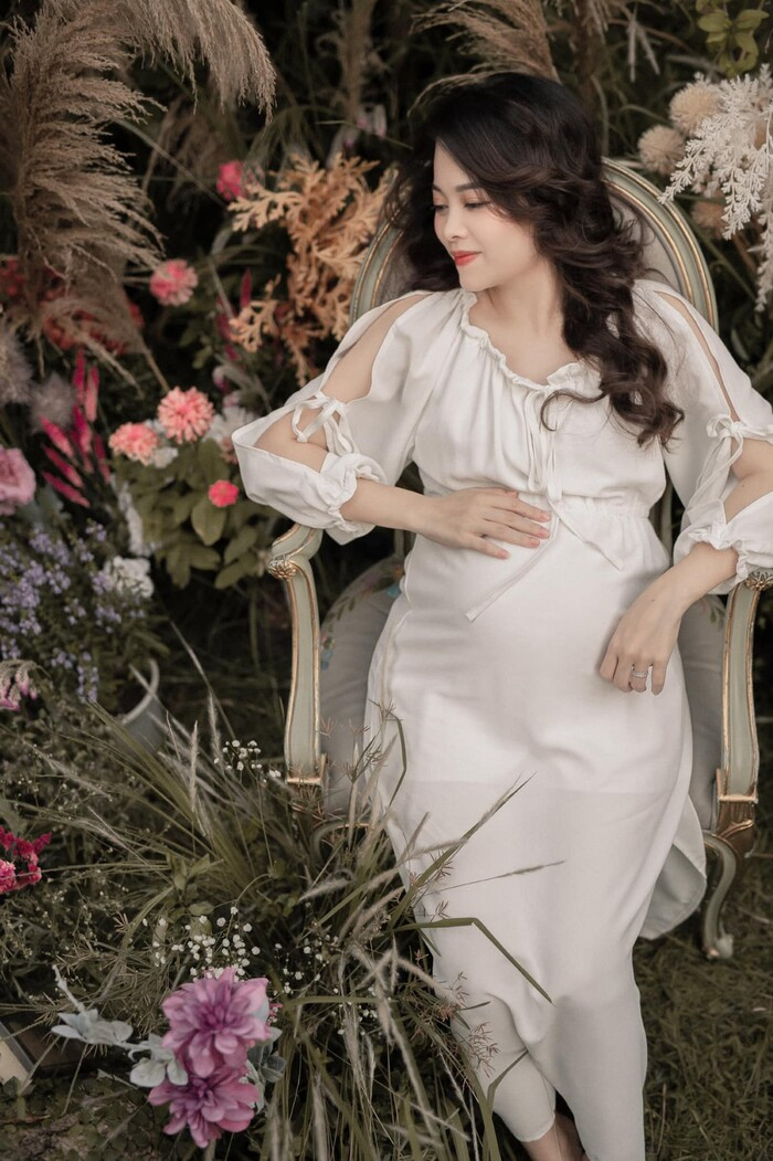 Bất ngờ trước vóc dáng thon gọn của hotmom Hằng Túi chỉ sau hai tuần sinh em bé thứ 5 Ảnh 6