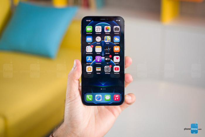 iPhone mới không kịp ra mắt trong quý III ảnh hưởng nặng nề tới kết quả kinh doanh của Apple. Ảnh: Phonearena