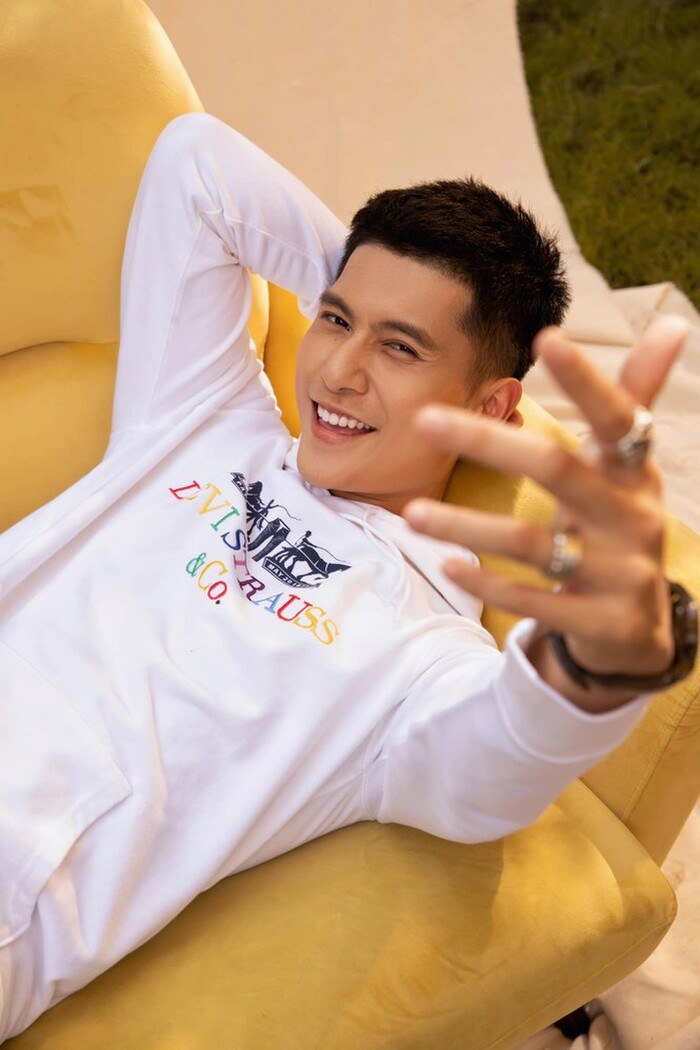 Không chủ sở hữu ngoại hình 'cực ổn', Lâm Bảo Châu còn là gương mặt quen thuộc xuất hiện trong các MV của các ca sĩ nổi tiếng