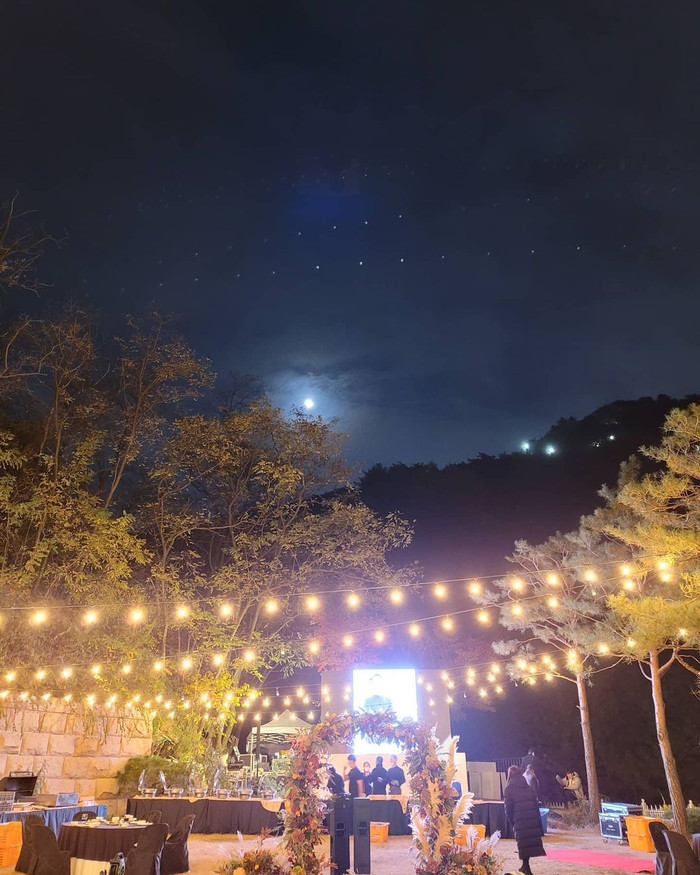 Jang Nara bật khóc tại đám cưới anh trai - diễn viên Jang Seong Won Ảnh 9