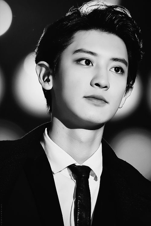 Một người tự nhận là bạn gái cũ của Chanyeol (EXO) tố anh lăng nhăng, ngoại tình.