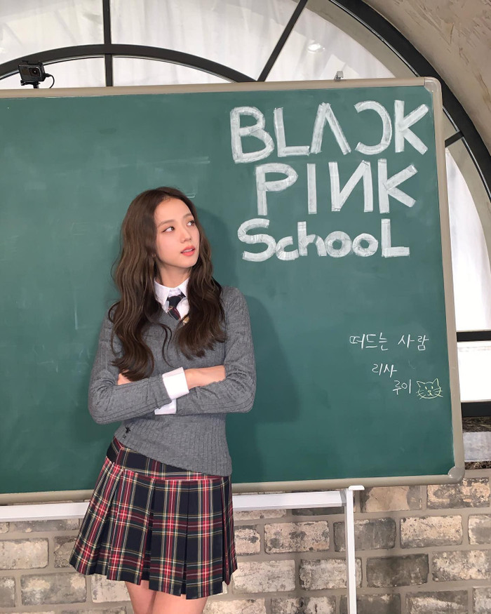 Phim của Jisoo (Blackpink) - Jung Hae In có nguy cơ bị tẩy chay vì giống 'Hạ cánh nơi anh' Son Ye Jin Ảnh 8