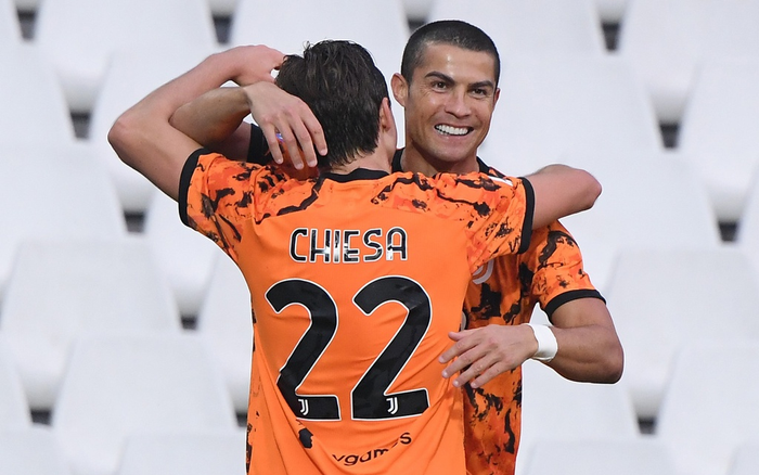 Ronaldo lập cú đúp bàn thắng ngay sau khi khỏi Covid-19 Ảnh 2