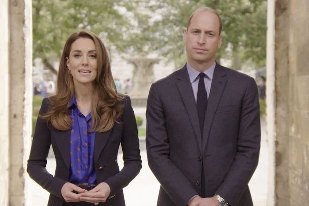 Hoàng tử William bên cạnh vợ mình, nữ Công tước xứ Cambridge Kate Middleton.