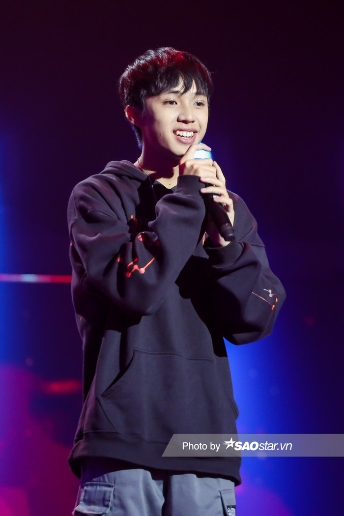 Nhật Hoàng ở vòng thi đầu tiên.