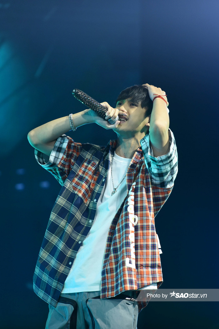 Nhật Hoàng trong vòng thi đấu nhóm.