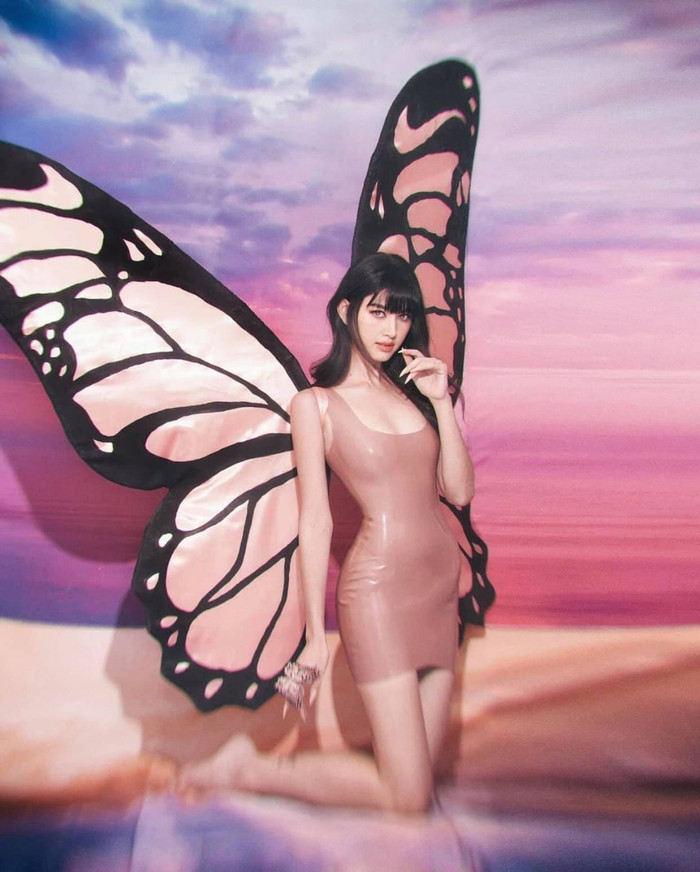 Ma nữ đẹp nhất nhì xứ Thái Mai Davika thì hóa thành Nàng tiên bươm bướm đầy mê hoặc 