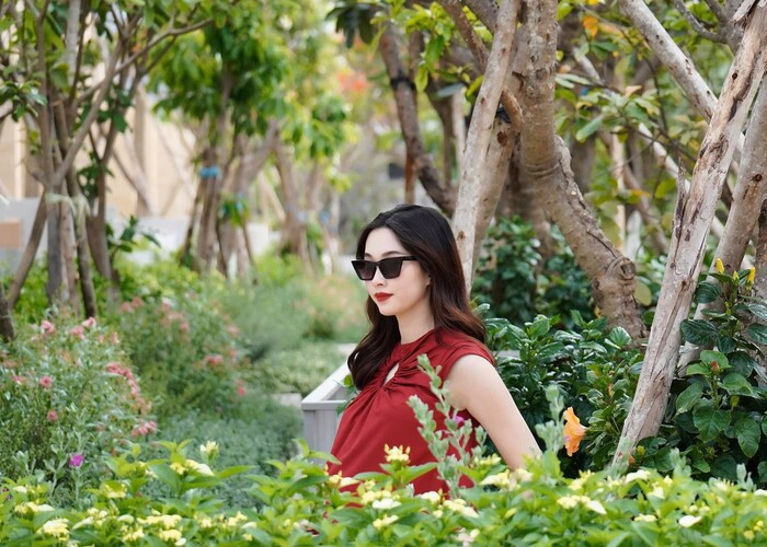 Từ lúc sinh nở đến nay cô vẫn rất kín tiếng và ít khi chia sẻ hình ảnh cũng như thông tin về con trai mới sinh của mình