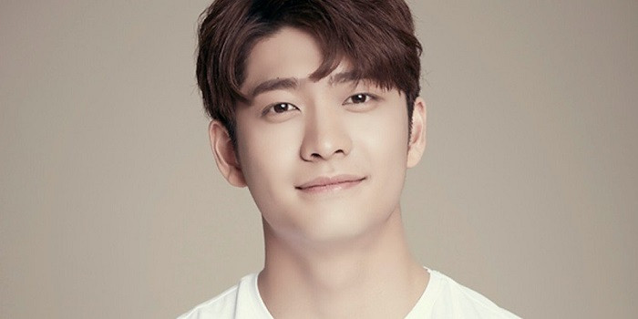 Shin Se Kyung đẹp tựa nữ thần trên tạp chí Allure: Trải lòng về phim 'Run On' sắp ra mắt Ảnh 7