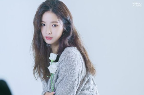 Shin Se Kyung đẹp tựa nữ thần trên tạp chí Allure: Trải lòng về phim 'Run On' sắp ra mắt Ảnh 10