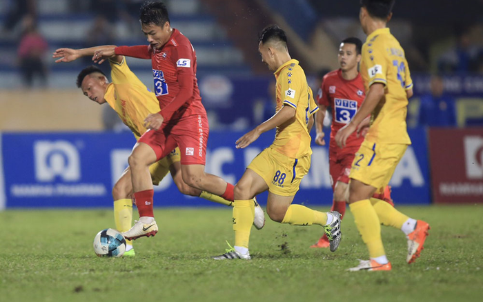 Tiễn Quảng Nam về hạng Nhất, Mạc Hồng Quân xứng đáng được đề cử cho giải fair-play? Ảnh 2