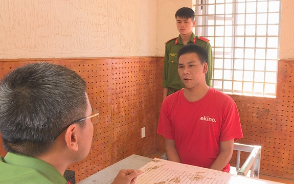 Bị cướp dùng dao khống chế tại nghĩa trang, người phụ nữ dụ về nhà để lấy tiền Ảnh 2