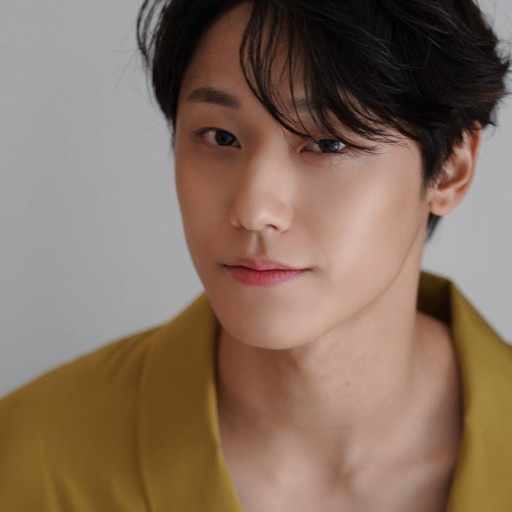 Lee Do Hyun điêu đứng vì tin đồn 'từ trên trời rơi xuống' đầu tiên trong sự nghiệp Ảnh 7